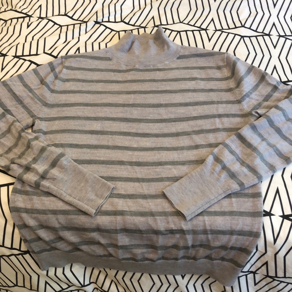 Banana Republic merino wool turtleneck sweater